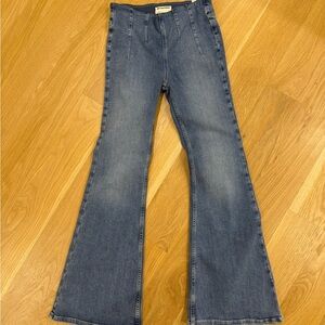 WE THE FREE | Kiera Pull on Flare Denim | Size 27